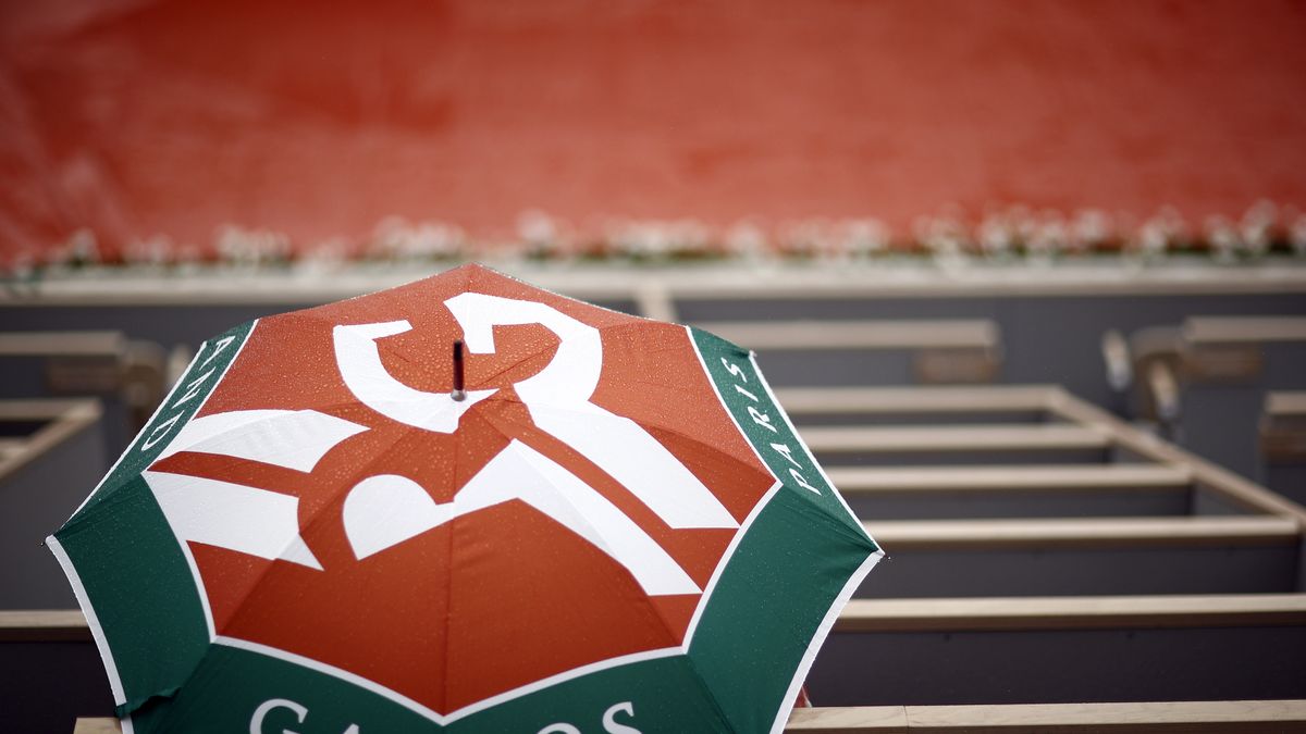 deszcz na kortach Rolanda Garrosa