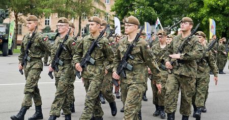 Gorąco przy granicy. Szef MON podnosi gotowość WOT