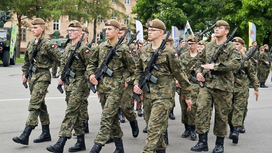 Szef MON podnosi gotowość WOT