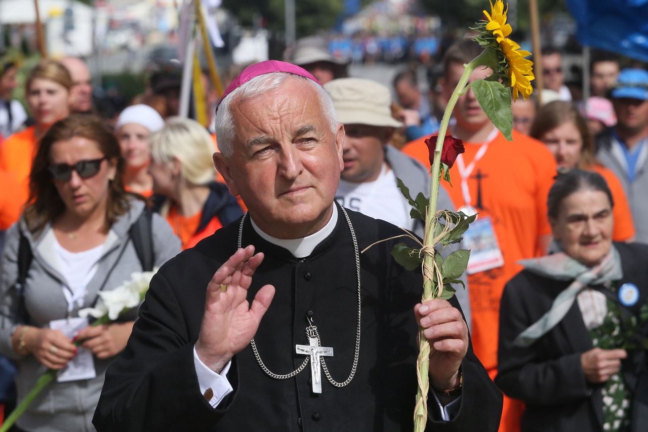 Bp Jan Szkodoń oskarżony o molestowanie. Rozpoczyna się kościelny proces karny