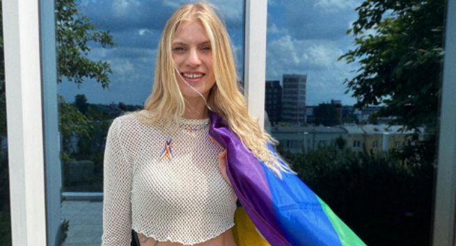 Finalistka "Top model" w kampanii Avon wspierającej społeczność LGBTQIA+ „Piękno Bycia Sobą”