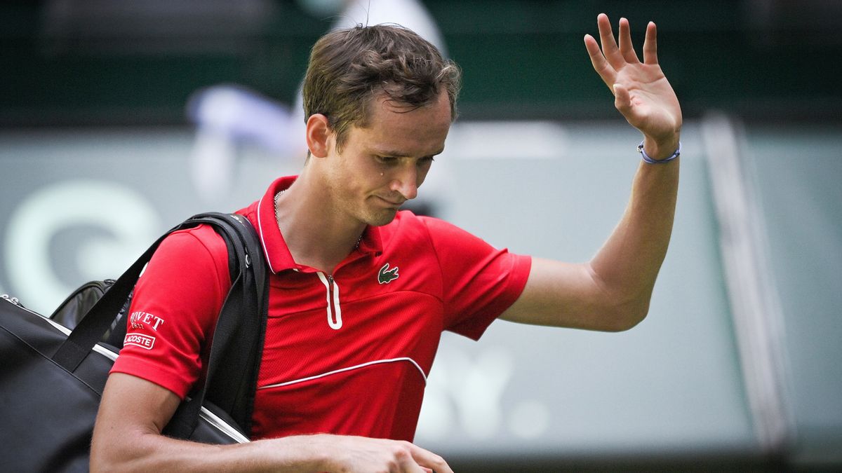 PAP/EPA / SASCHA STEINBACH / Na zdjęciu: Danił Miedwiediew