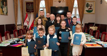 Wyrzysk: Młodzi artyści nagrodzeni w Strażackim Konkursie Plastycznym