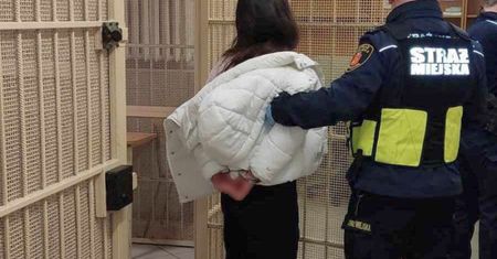 Kilka razy ugodziła nożem mężczyznę. "To nie moja wina"