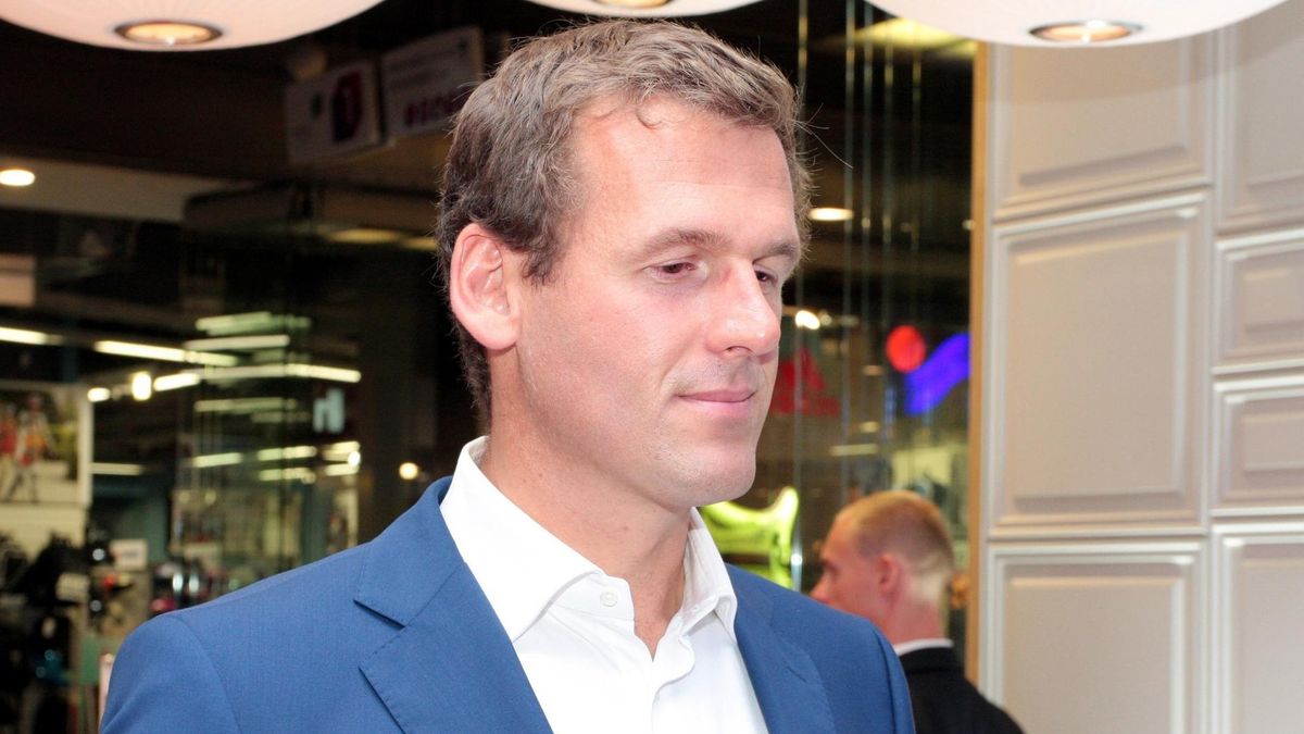 Mieliśmy rozsławiać imię Polski, a burzymy jej wizerunek - oskarża Kusznierewicz.