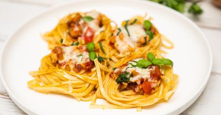Połącz kilka składników na jednej patelni. W szybki sposób zrobisz obiad jak z najlepszej restauracji