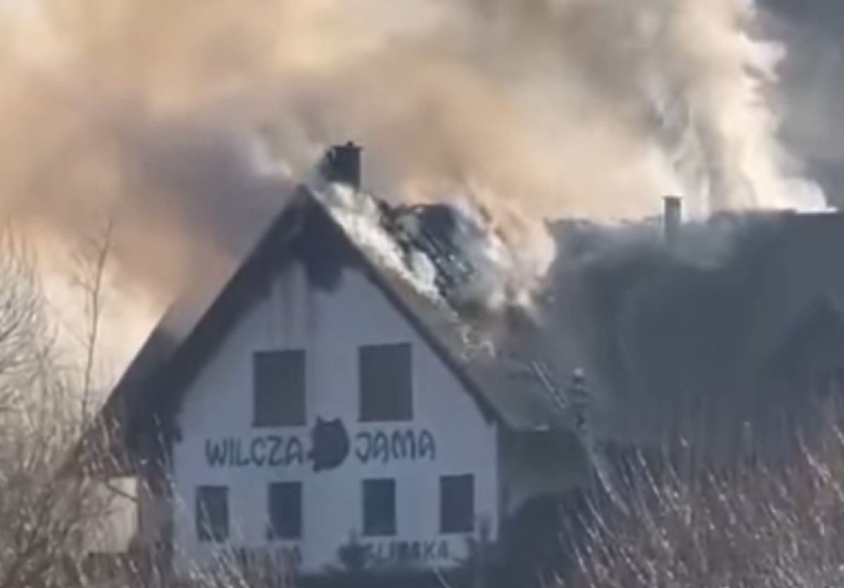 Pożar w Bieszczadach. Karczma Wilcza Jama w ogniu