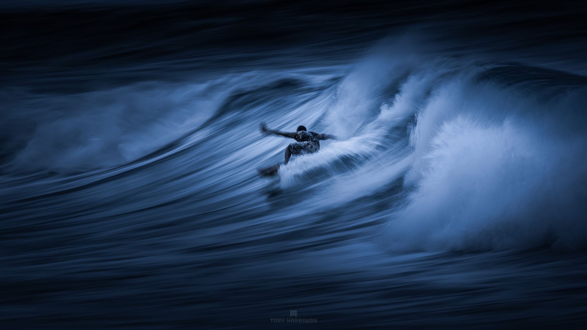Artystyczne podejście do fotografowania surferów przy wykorzystaniu długich czasów ekspozycji 5