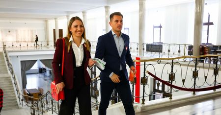 Schetyna tłumaczy wydatki posłów. Szuka winnych wśród dziennikarzy