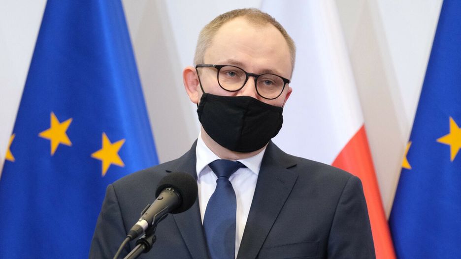 MSWiA nie widzi problemu w publikowaniu zdjęć z telefonów uchodźców