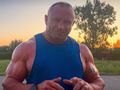Była 21:05. Pudzianowski wrzucił do sieci. Ale słowa