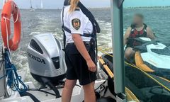 Skuter wodny rozbił się o falochron. Akcja służb w Gdańsku