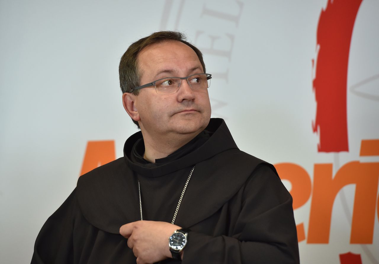 Kryzys na granicy. Bp Damian Muskus: miłosierdziu nie stawia się granic 