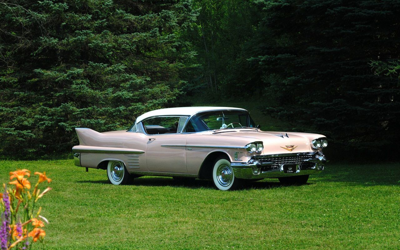 1958 Cadillac Sixty Two Coupe DeVille (fot. good-wallpapers.com)
