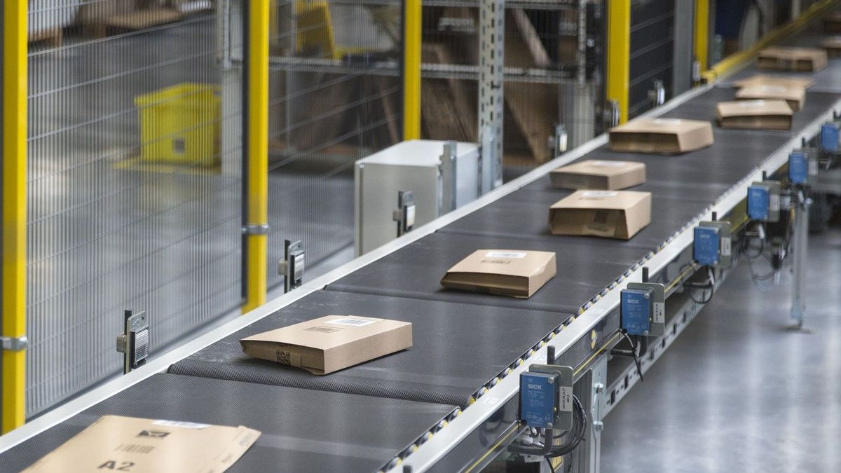 Zdaniem Amazona opaski mogą pozwolić zastąpić komputery podręczne, które muszą teraz nosić pracownicy