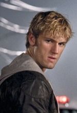 Alex Pettyfer - kadr z filmu
