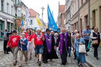 Toruń: Wyruszyli na Jasną Górę. Przed nimi dziewięć dni wędrówki