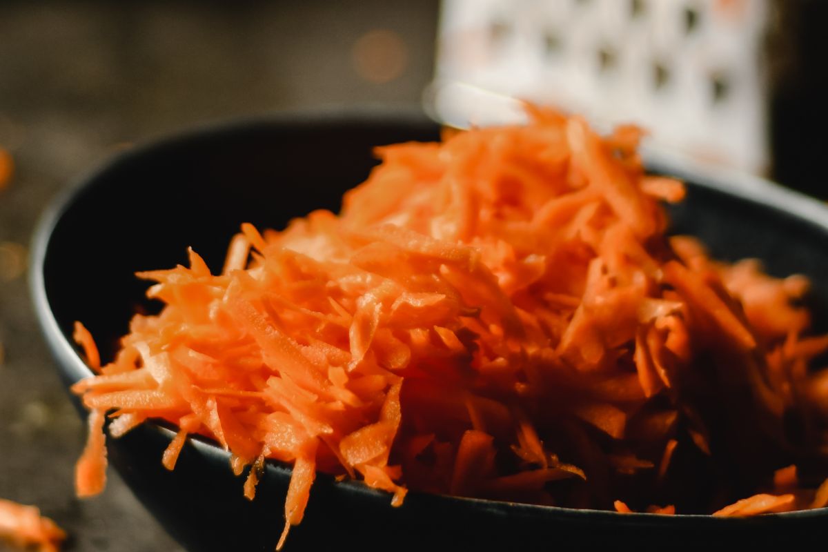 The carrot and sesame salad can be made in just a few moments and it is delicious.