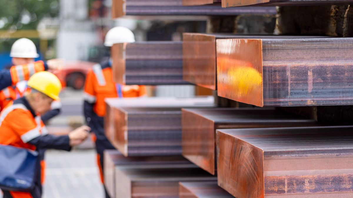 Copper slabs in storage at the Aurubis AG metal refinery in Hamburg, Germany, on Wednesday, July 16, 2025. Copper retreated as London Metal Exchange inventories rose in Asia and looming import tariffs make rerouting shipments to the US too risky. Photographer: Krisztian Bocsi/Bloomberg via Getty Images