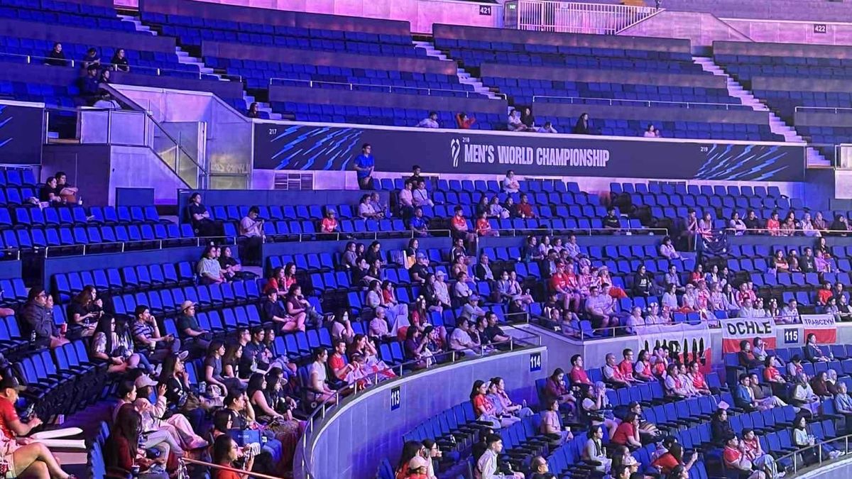 WP SportoweFakty / Arkadiusz Dudziak / Na zdjęciu: pustki na trybunach podczas MŚ siatkarzy