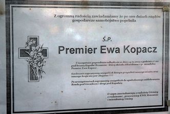 Urządzili pogrzeb premier Ewy Kopacz