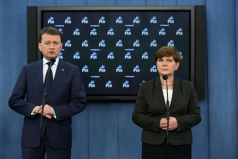 Mariusz Błaszczak i wiceprezes PiS Beaty Szydło.