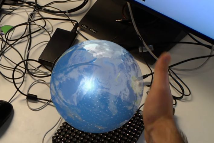 Patrz i dotykaj: UltraHaptics pozwoli pomacać to, co widzimy w goglach HoloLens