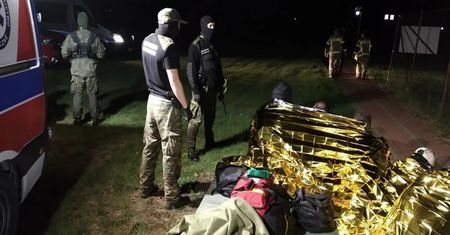 Nielegalnie dostali się do Polski. Prawie utonęli na bagnach