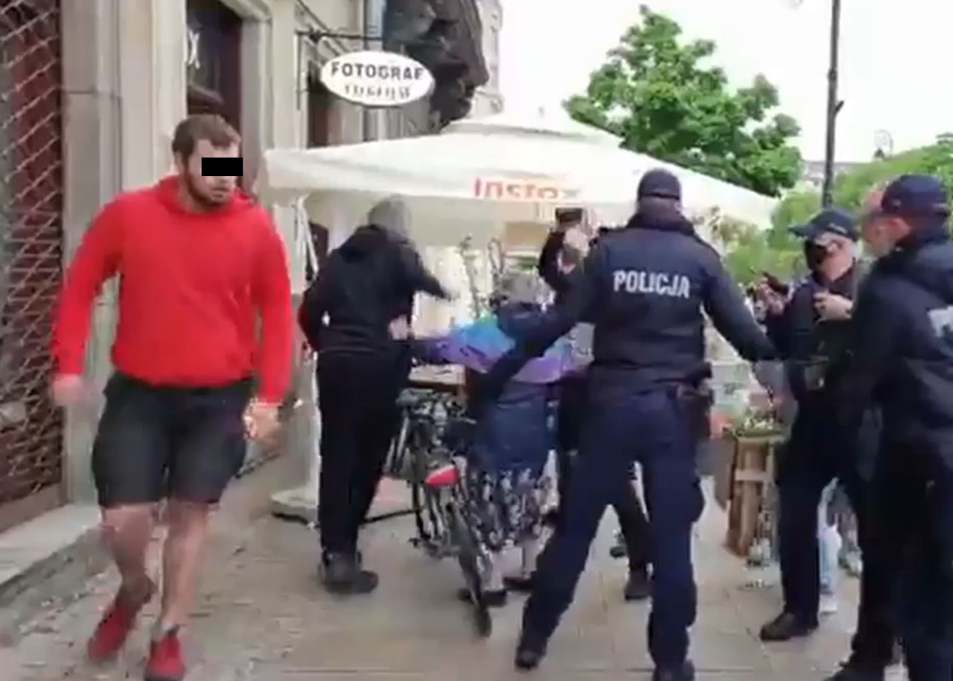 Policjant zaatakował Babcię Kasię. Tak został ukarany