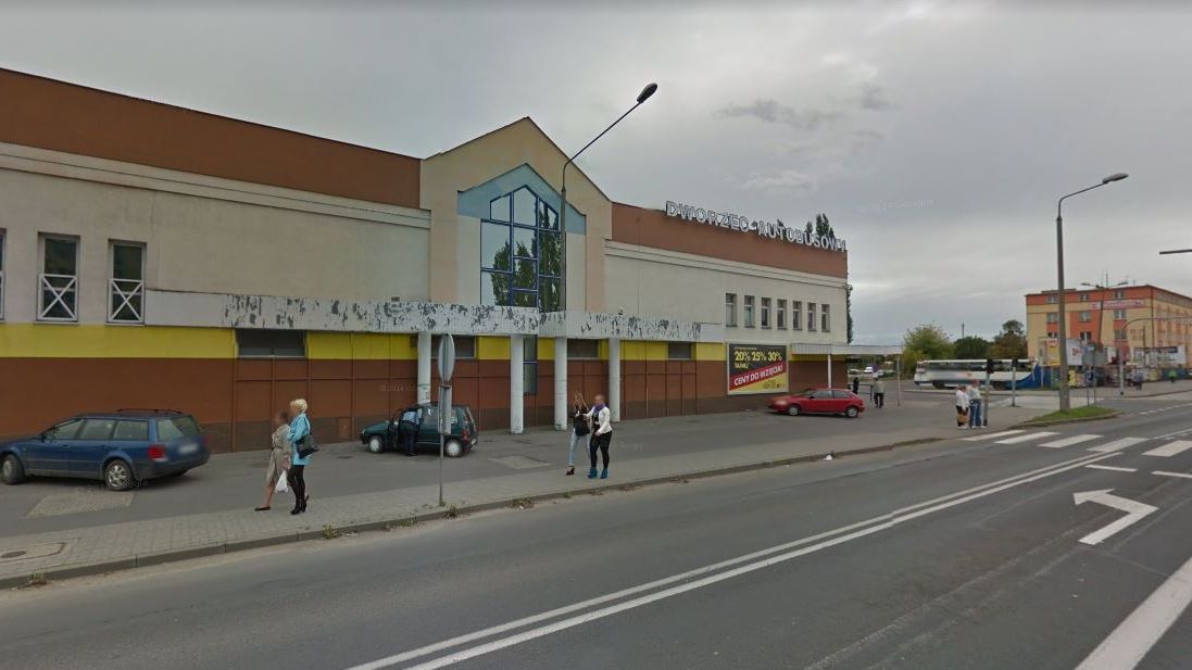 Biedronka w budynku dworcowym "pokonała" zakaz handlu