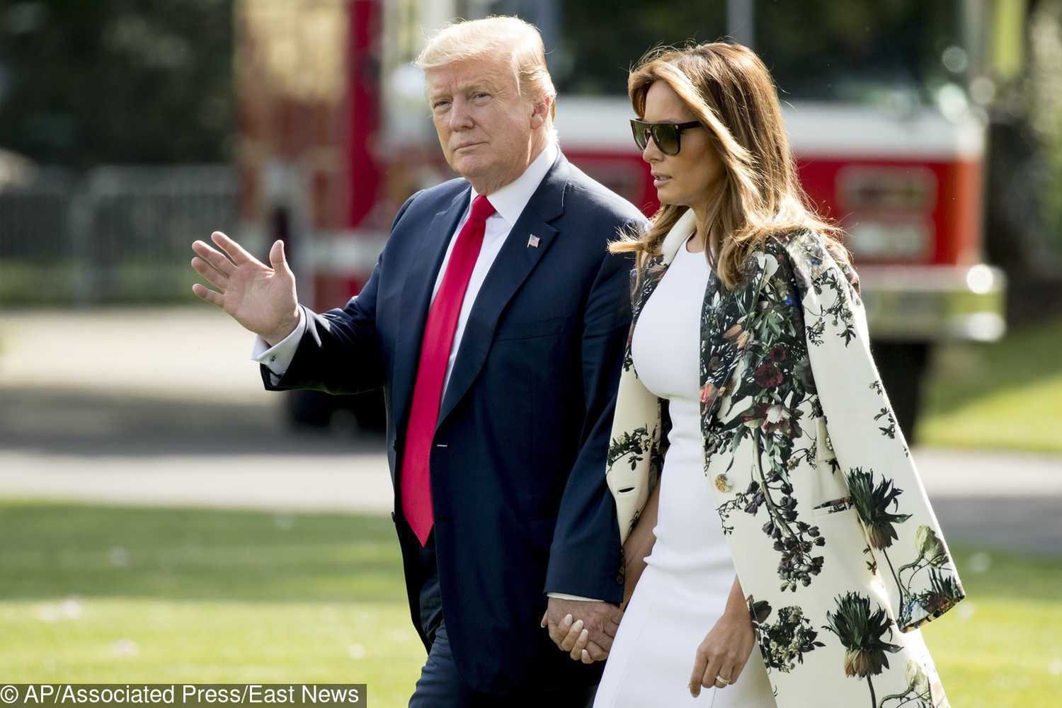 Melania Trump w obcisłej sukience i modnym płaszczu