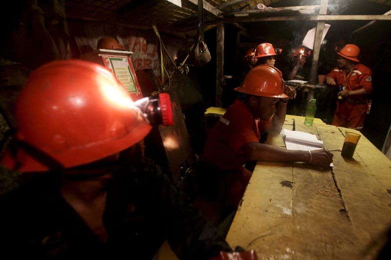 30 górników uwięzionych w kopalni złota i miedzi