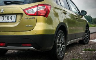 Suzuki SX4 S-Cross 4WD 1.6 VVT 120 KM - bezpieczny mieszczuch