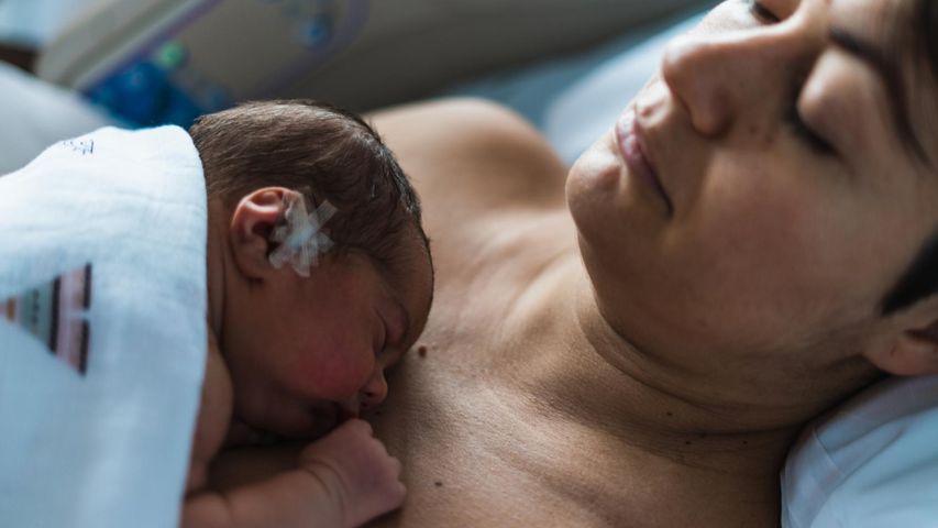 Bóle porodowe - jak sobie radzić? Co czuje kobieta podczas porodu?
