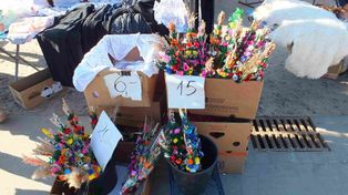 Starachowice: Wiosenny ruch na targowisku. Pojawiły się palemki