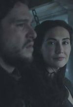 ''Gra o tron'': Carice van Houten, serialowa Melisandre, twierdzi, że Jon Snow wróci