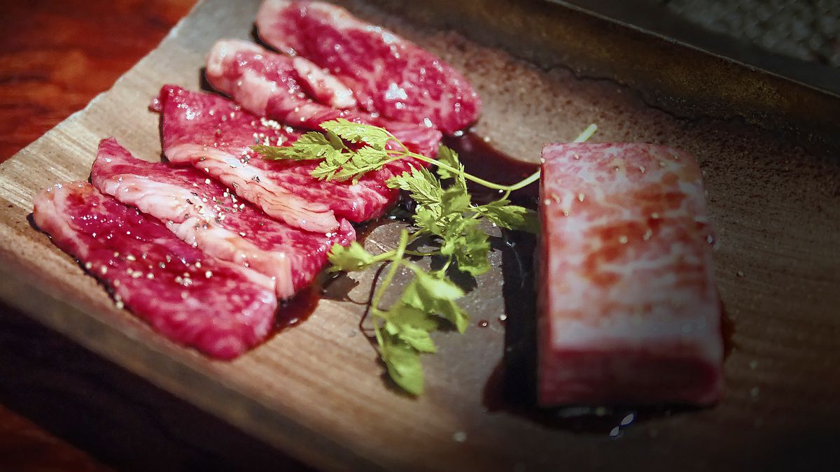 Surowy mostek wołowy z wewnętrznej części bez kości (samo mięso)