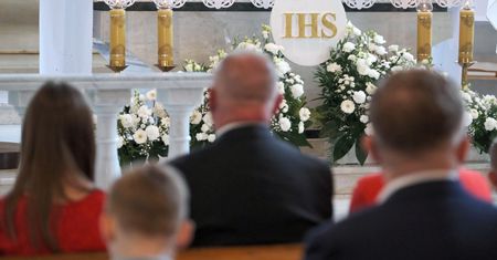 Antyhomofobus wyjedzie na ulice Warszawy. "Pedofile grasują najczęściej w Kościele i w tradycyjnej rodzinie"