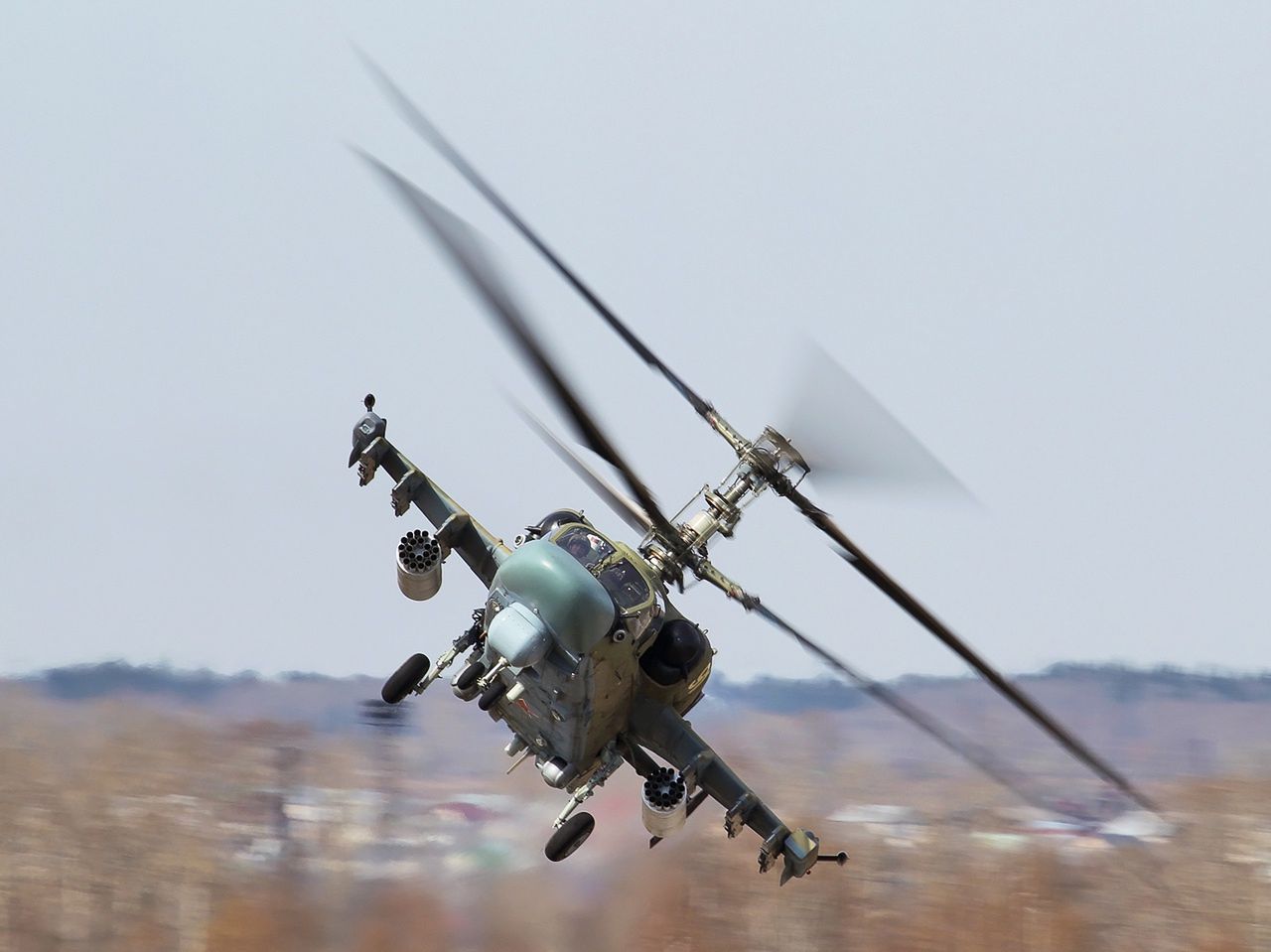 Rosyjski śmigłowiec Ka-52 podczas ćwiczeń.