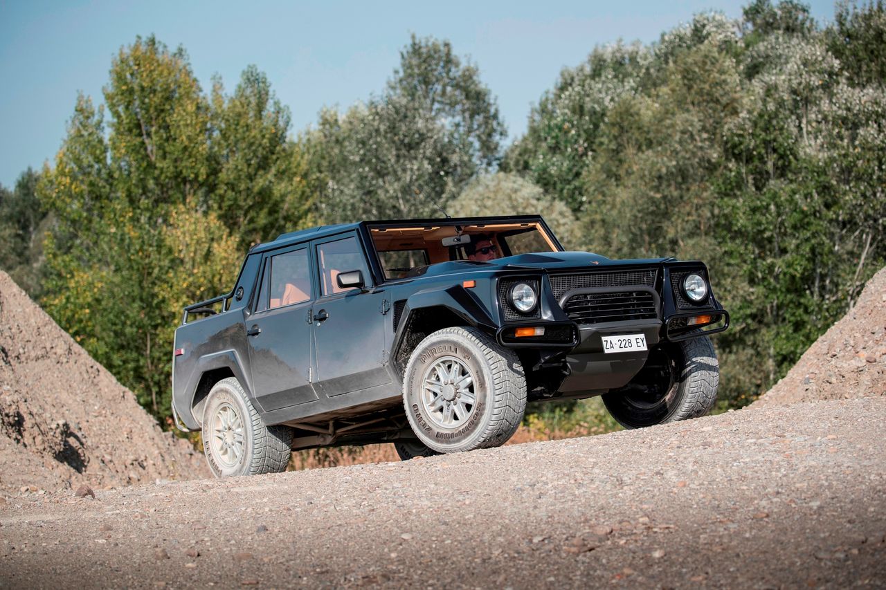 Lamborghini LM002