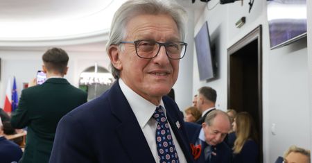 Luksusowa kosiarka. Piotrowicz ujawnił majątek