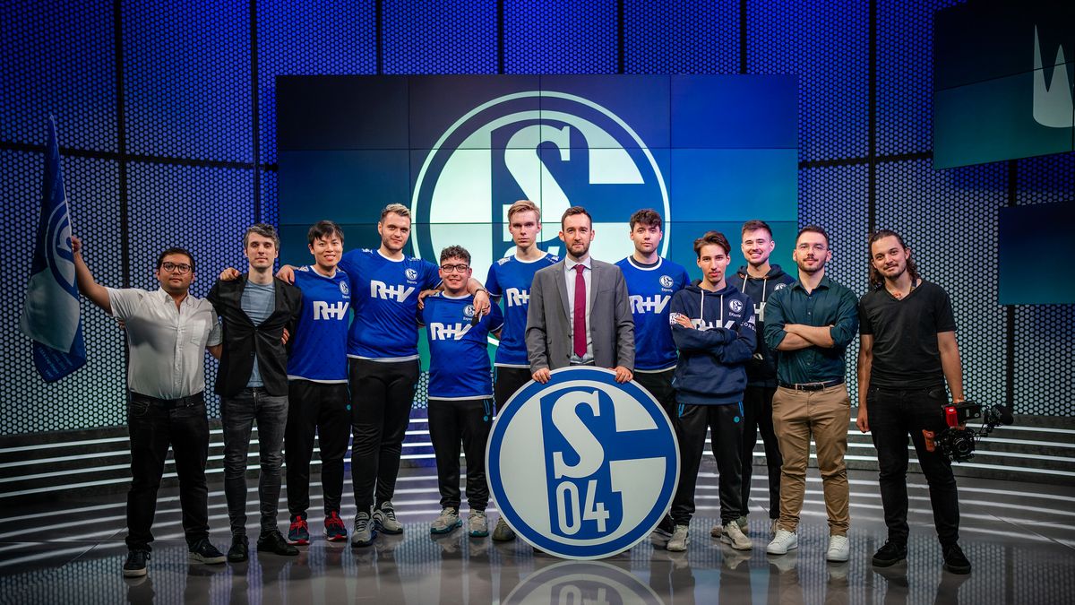 Zdjęcie okładkowe artykułu: Materiały prasowe / Michal Konkol/Riot Games / Na zdjęciu: skład Schalke 04 