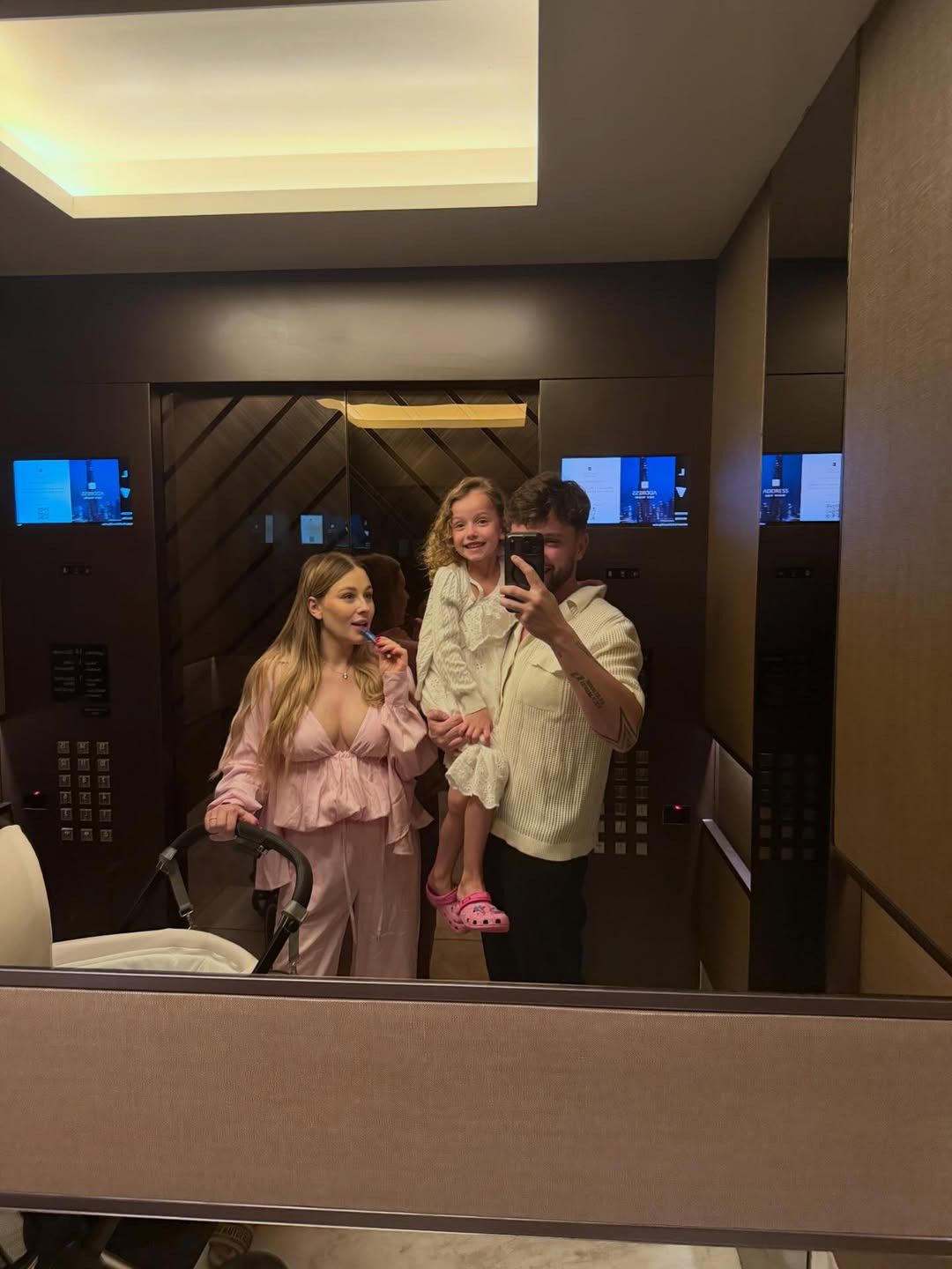 Andziaks i Luka z dziećmi w Dubaju