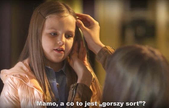 Dziennikarze o spocie PO z dzieckiem promującym Marsz Wolności: skandaliczny czy skuteczny? (wideo)