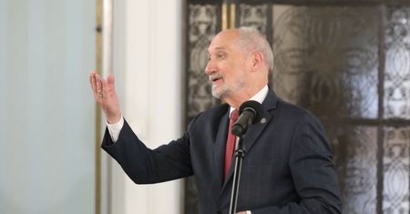 Antoni Macierewicz o ataku UE. Mówi, jak się obronić
