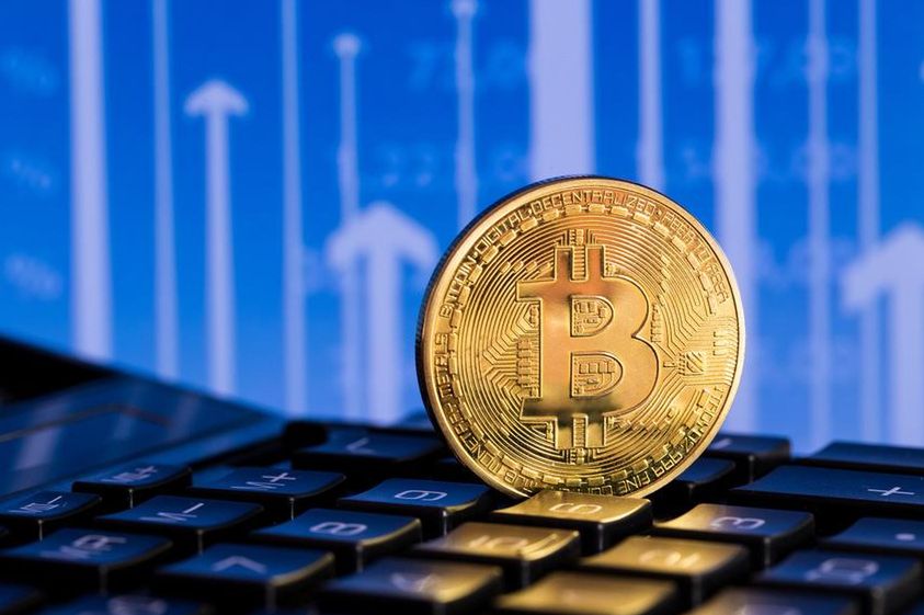 Bitcoin wart już blisko 3 tys. złotych – i na tym się nie skończy