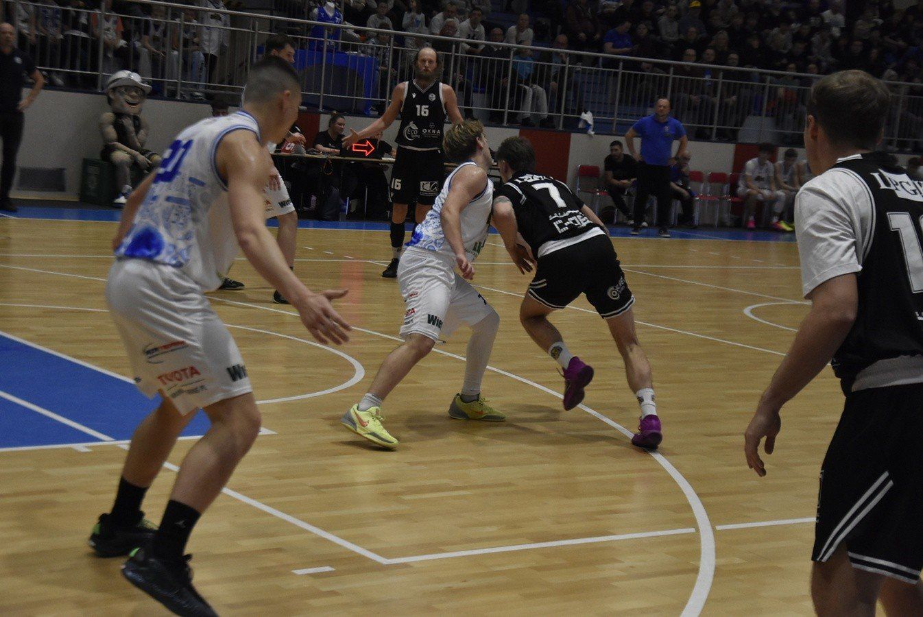 Górnik KALTECH Wałbrzych rozegrał pierwszy domowy mecz w tym sezonie. Pokonał drużynę z Legnicy