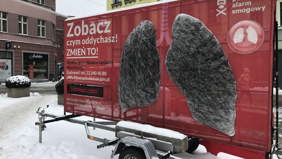 Rybnik. Czarne płuca pokazują, jak niebezpieczny jest smog.