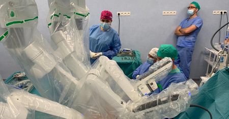 Robot da Vinci wspiera operacje ginekologiczne w szpitalu przy al. Kraśnickiej