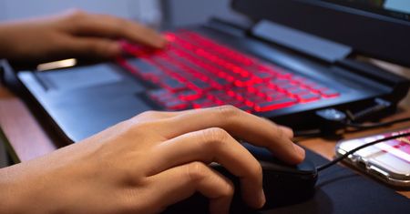 Zhakowali "archiwum internetu". Wyciekły dane milionów osób